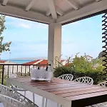 Opatija Hills איקה