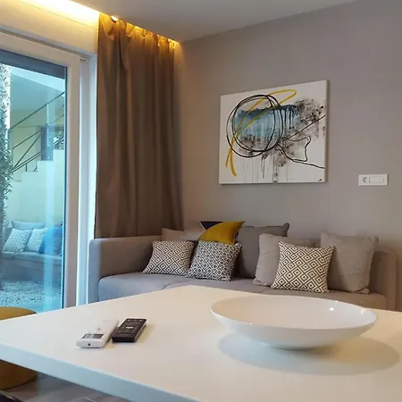 Opatija Hills * 이카