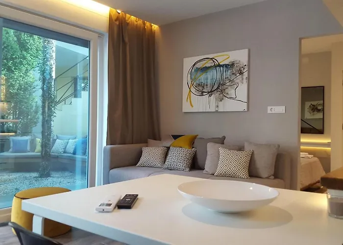 Opatija Hills * イカ