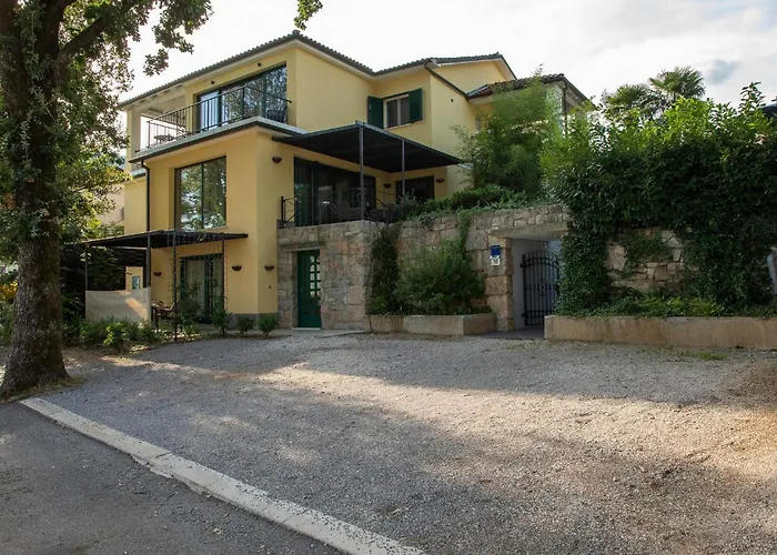 Opatija Hills * イカ
